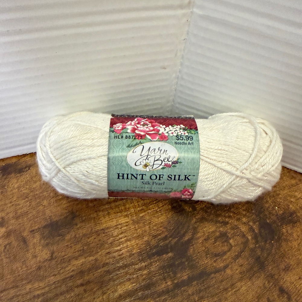 Yarn Bee Hint of Silk Bamboo Silk Blend Yarn Silk Pearl 12 Med 4 Crochet Kitting